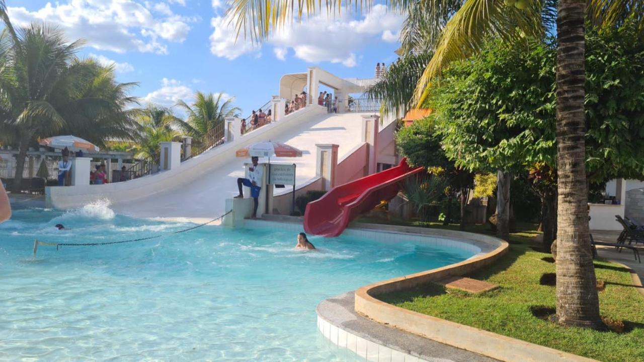 Thermas Lacqua Diroma Com Piscina De Ondas Gratis 24Horas カルダス・ノバス エクステリア 写真