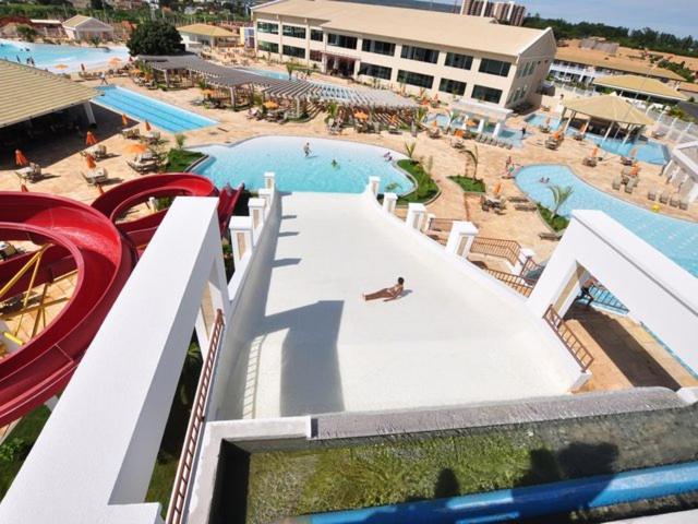 Thermas Lacqua Diroma Com Piscina De Ondas Gratis 24Horas カルダス・ノバス エクステリア 写真