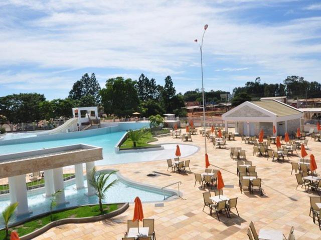 Thermas Lacqua Diroma Com Piscina De Ondas Gratis 24Horas カルダス・ノバス エクステリア 写真