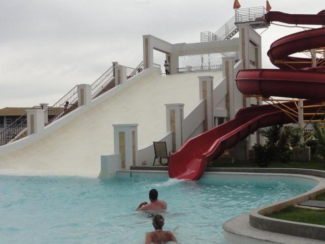 Thermas Lacqua Diroma Com Piscina De Ondas Gratis 24Horas カルダス・ノバス エクステリア 写真